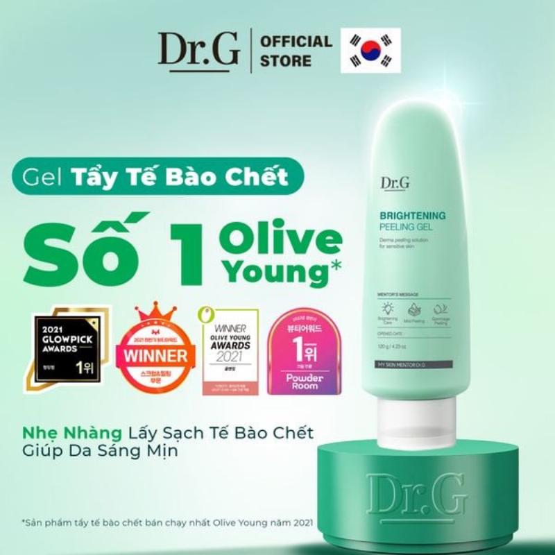 Minh họa cách sử dụng sản phẩm tẩy da chết vật lý dạng gel lột (gommage) vón cục trên da